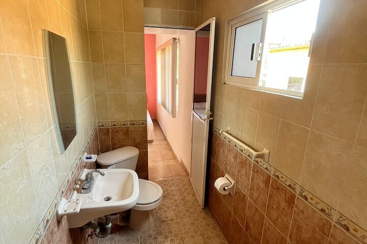 Room 10 of 18