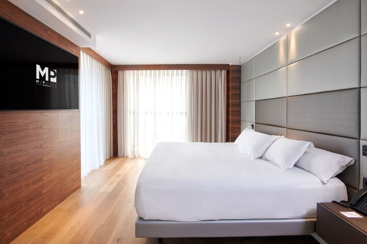 Room 17 of 74
