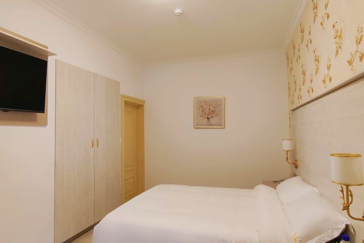 Room 21 of 90