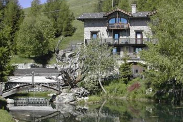 Hotel 4 of 27