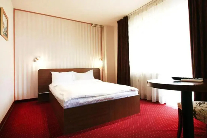 Room 5 of 15