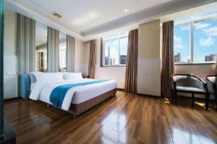 Room 5 of 5