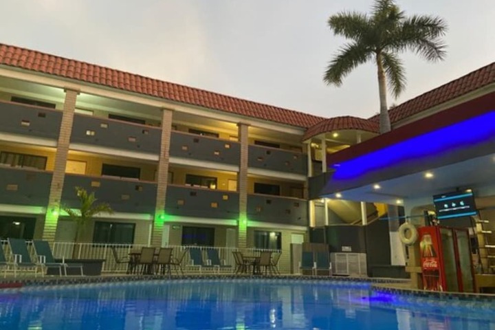 Pool 18 of 27