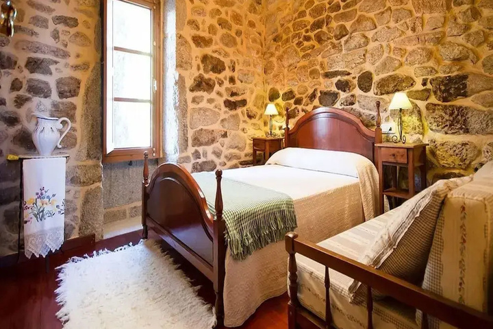 Room 2 of 13