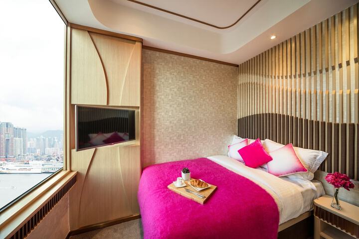 Room 16 of 38