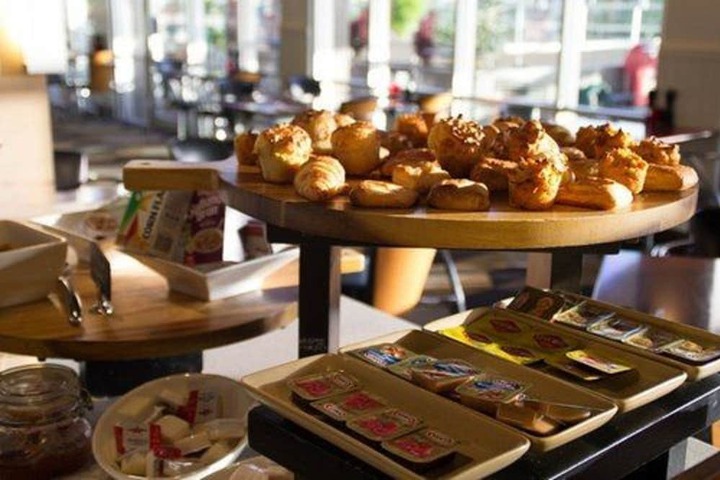 Breakfast/Coffee Service 13 of 18
