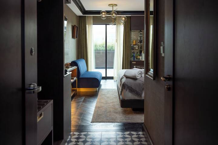 Room 6 of 23