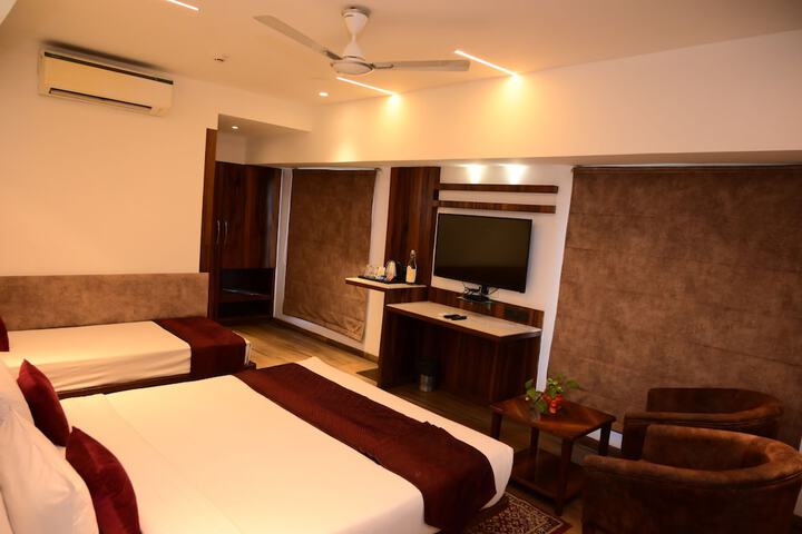 Room 4 of 31