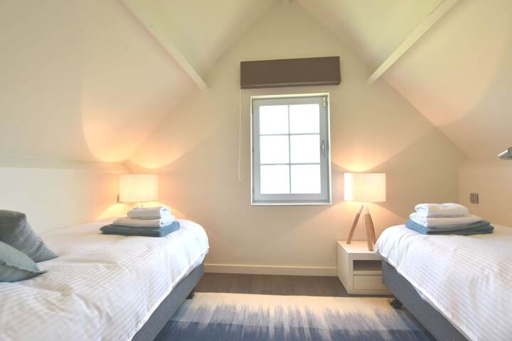 Room 13 of 82