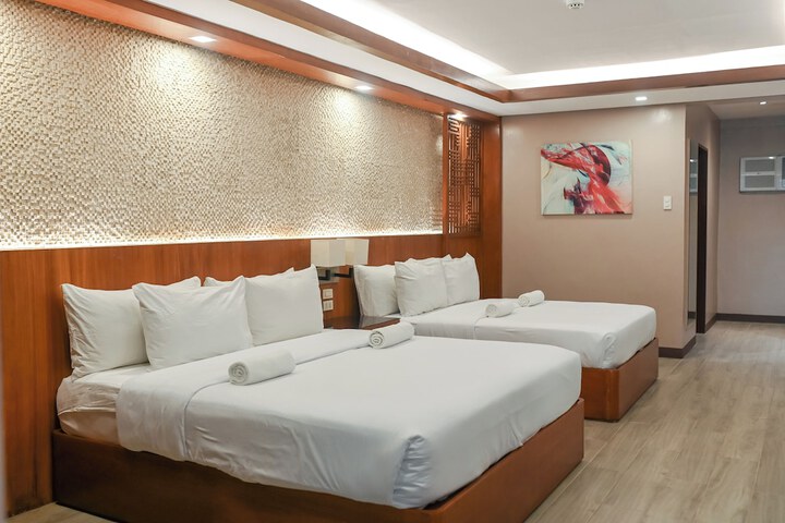 Room 11 of 32