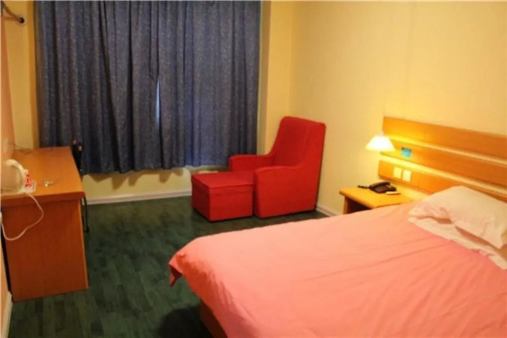 Room 6 of 7