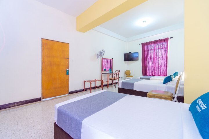 Room 13 of 25
