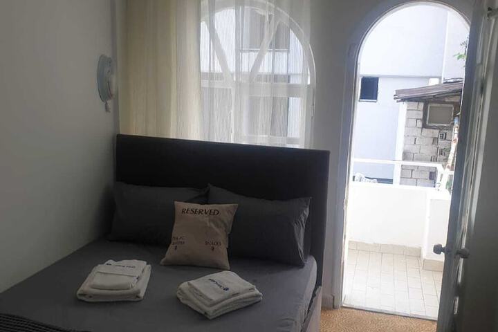 Room 3 of 31