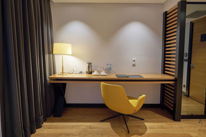 Room 73 of 203