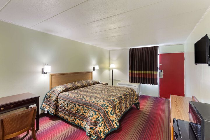 1 King Bed (13 of 13)