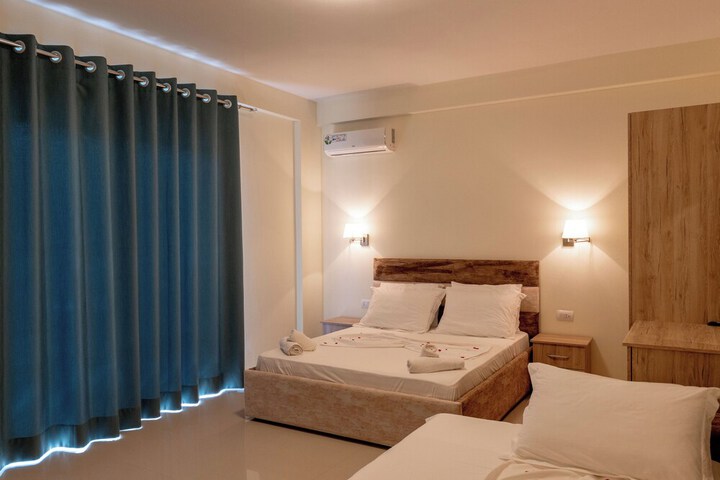 Room 44 of 156