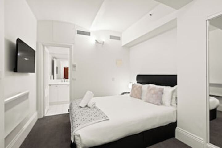 Room 73 of 318