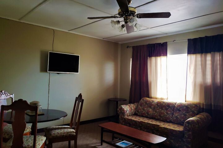Room 9 of 18