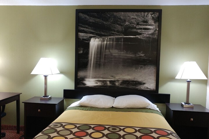2 Queen Beds (3 of 28)