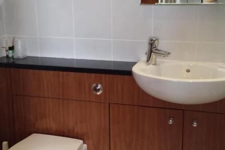 Room 10 of 33