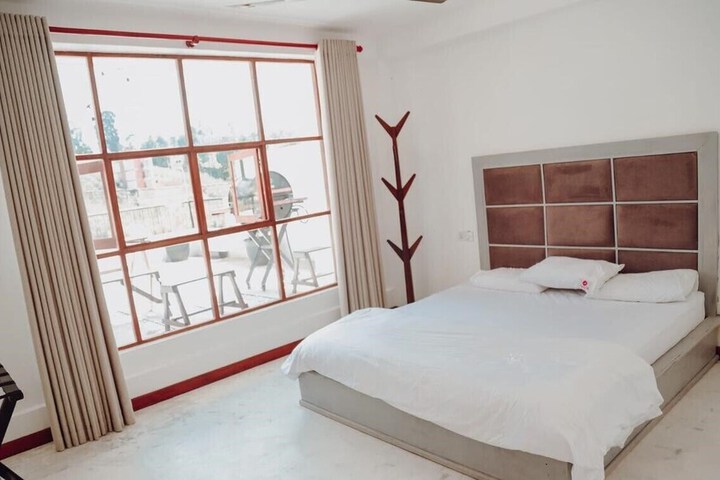 Room 3 of 25