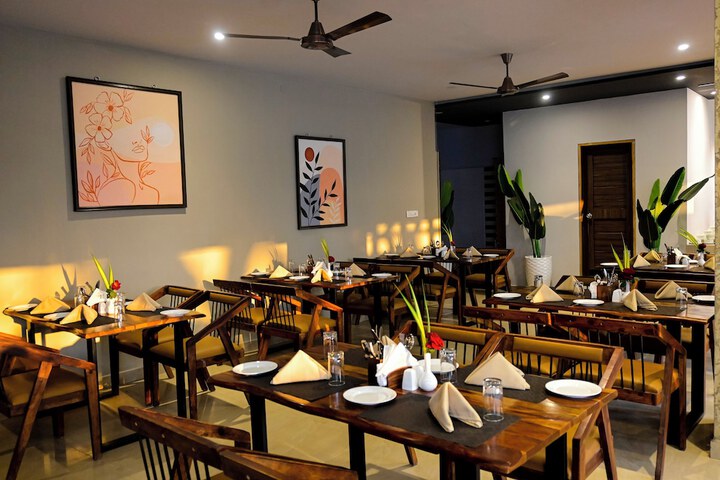 Dining 53 of 63