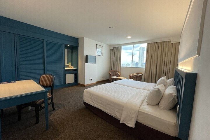 Room 20 of 38