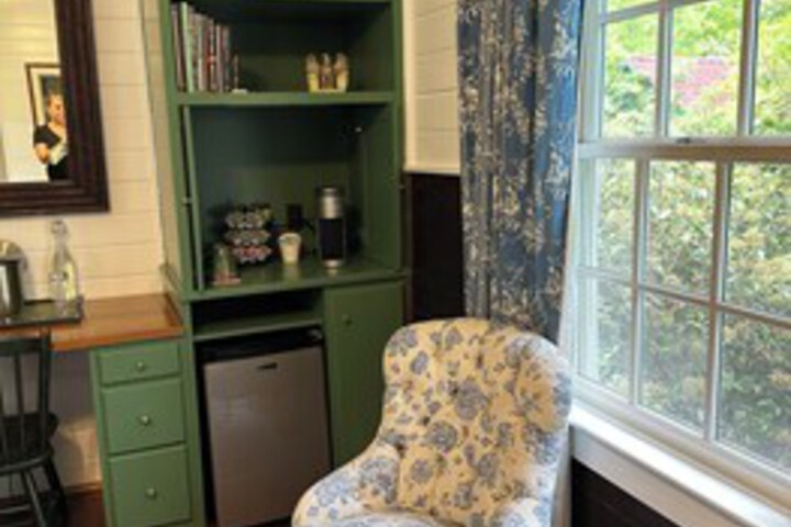 Room 121 of 285