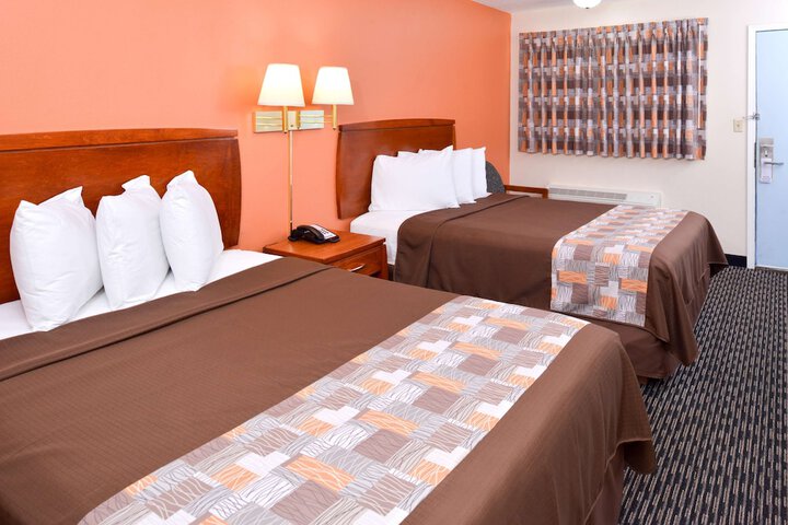 2 Queen Beds (9 of 9)