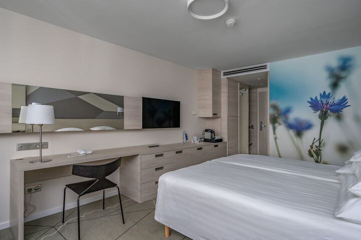 Room 15 of 72
