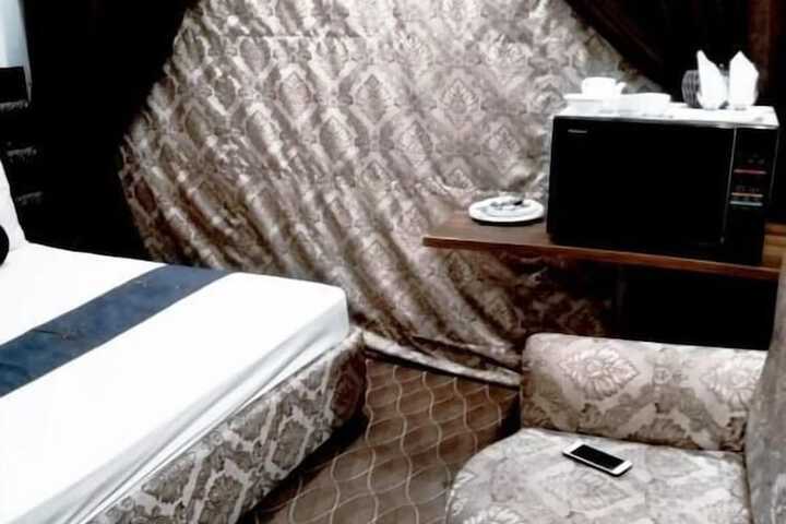 Room 13 of 39