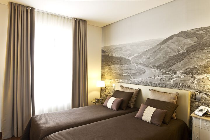 Room 9 of 63