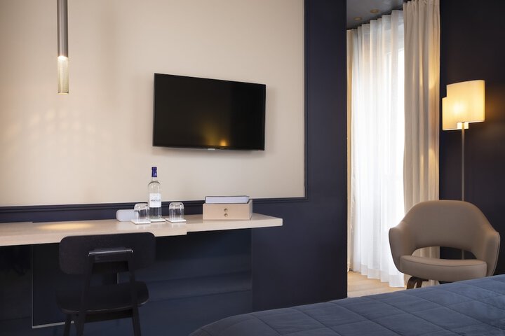 Room 16 of 74