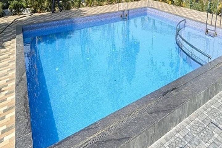 Pool 15 of 28