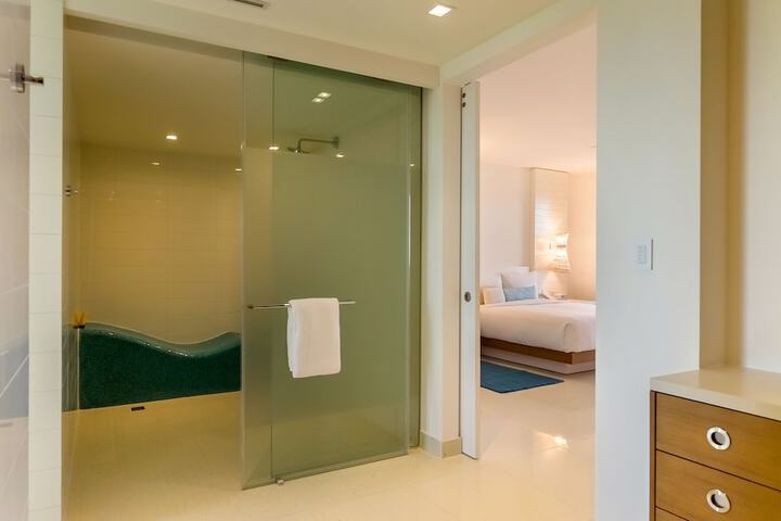 Room 135 of 293