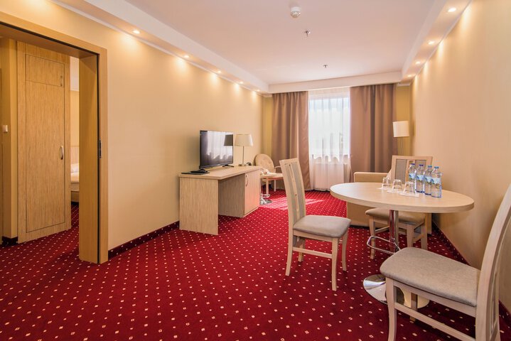 Room 7 of 25