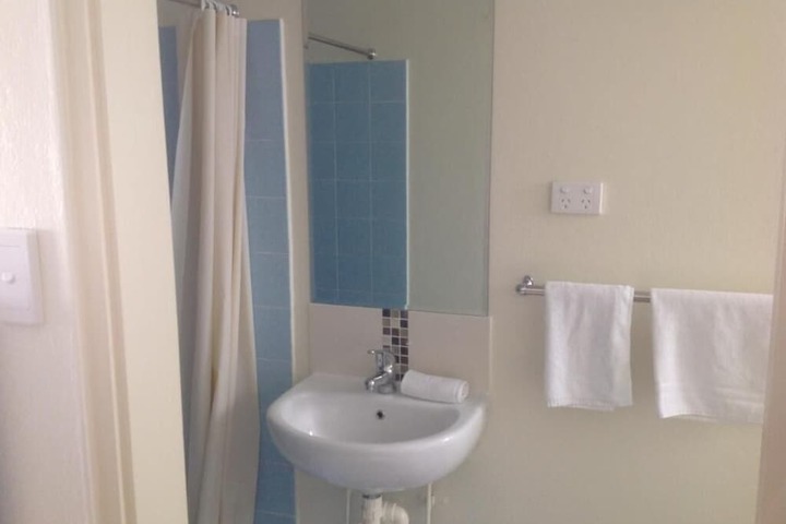 Room 5 of 7