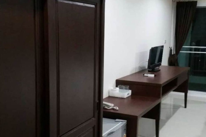 Room 12 of 17