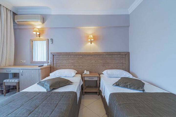 Room 20 of 204