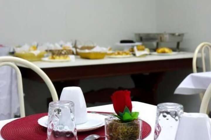 Dining 40 of 51