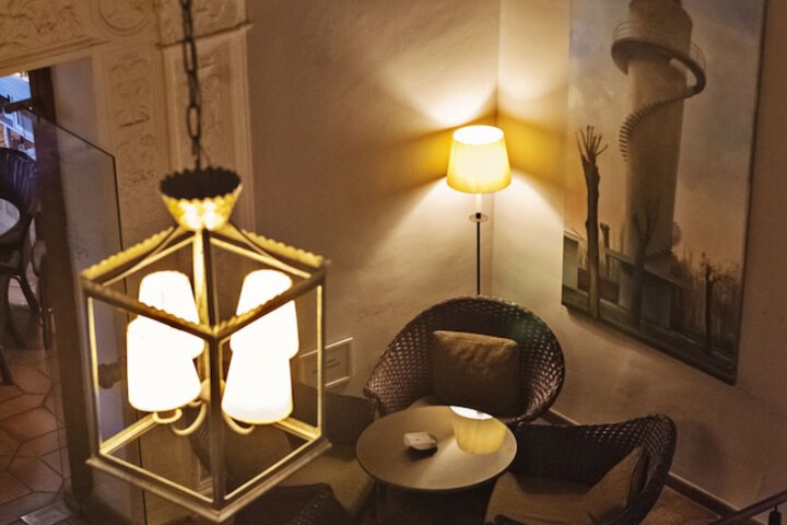 Lounge 29 of 60