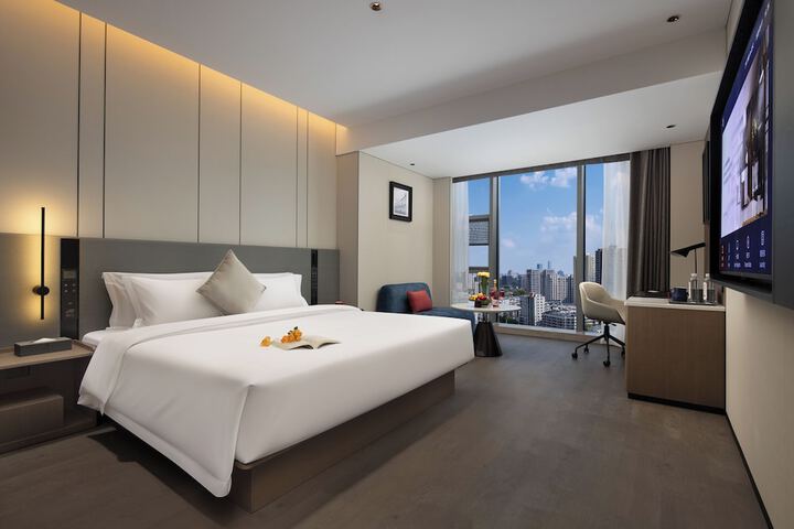 Room 12 of 48