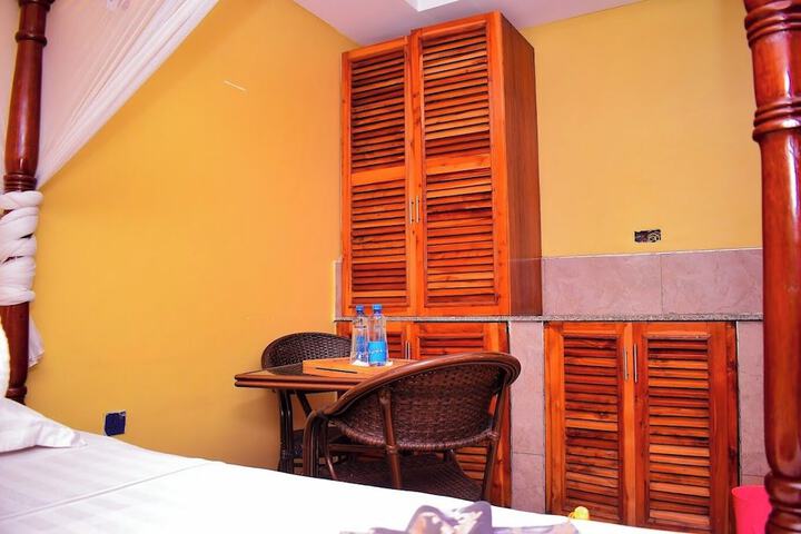 Room 5 of 55