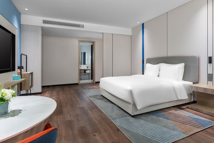 Room 2 of 47