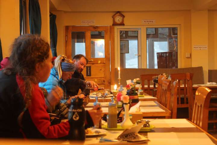 Dining 16 of 39