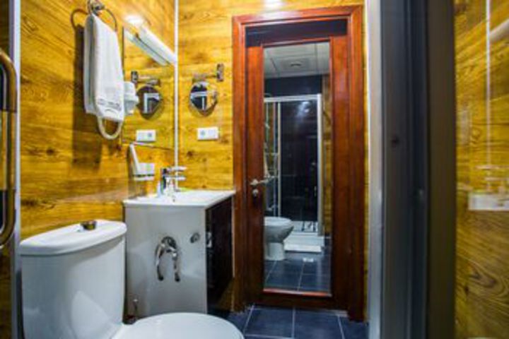 Room 2 of 29