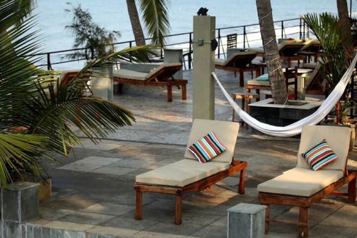 Sundeck 56 of 61