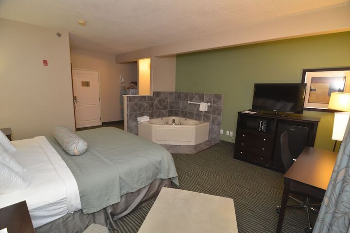 1 King Bed (1 of 15)