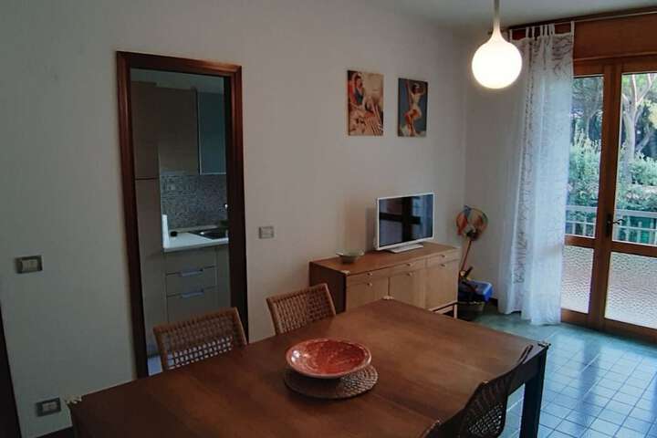 Room 5 of 17