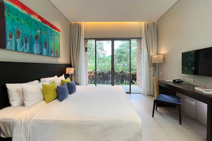 Room 18 of 115